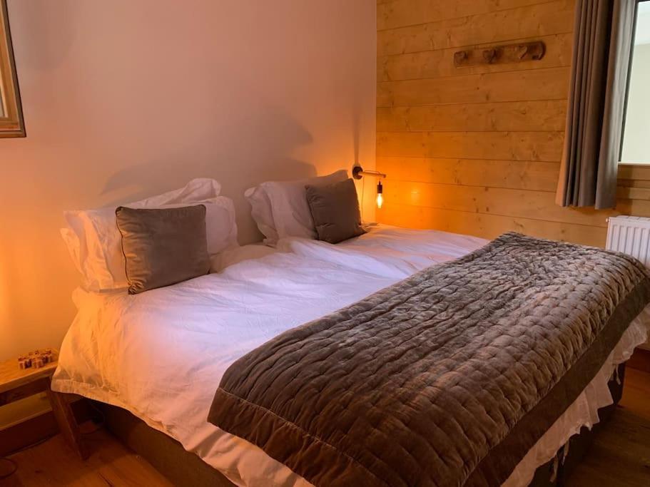 Pom Pom, 3 Bedroom With Stunning Mountain Views-samoens Apartment