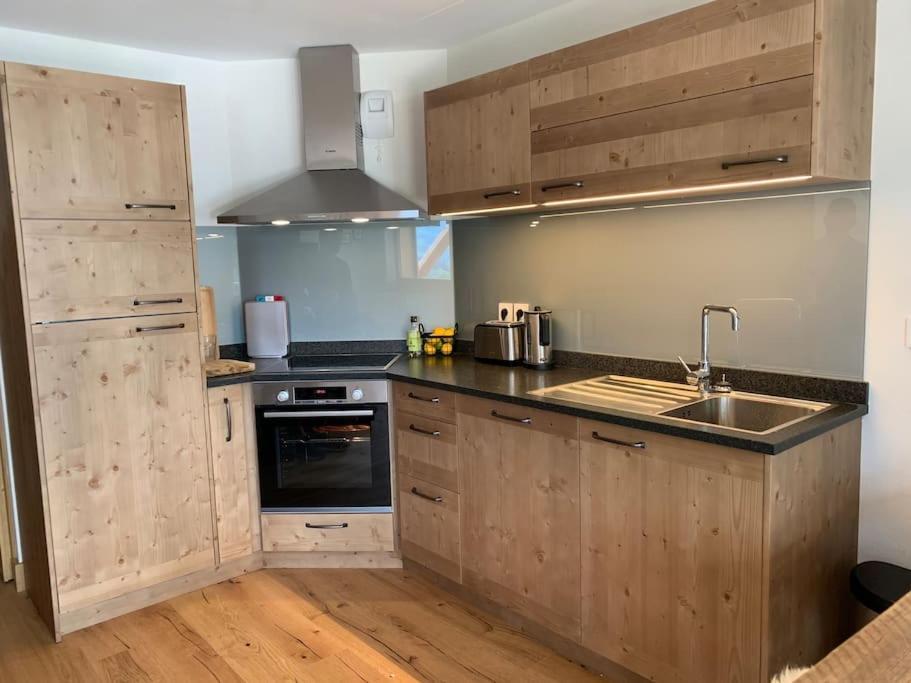 Pom Pom, 3 Bedroom With Stunning Mountain Views-samoens Samoens