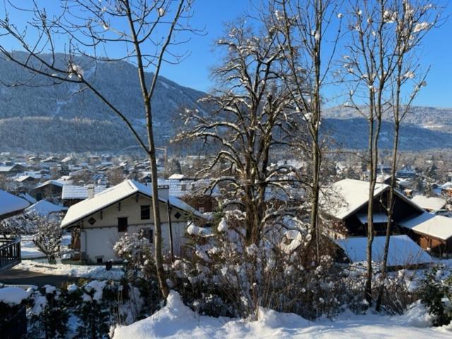 Pom Pom, 3 Bedroom With Stunning Mountain Views-samoens Apartment Samoens