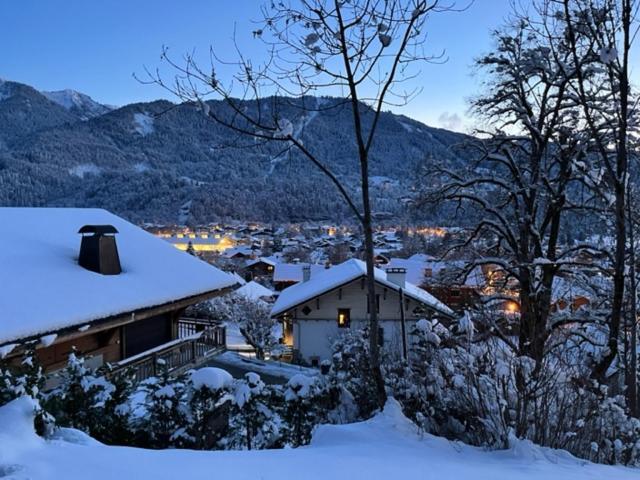 Pom Pom, 3 Bedroom With Stunning Mountain Views-samoens Apartment *